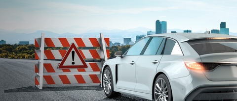 Car applying brakes efficiently due to Hydraulan® premium brake fluids